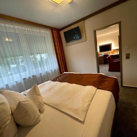 Hotel Merkur ลันท์ชตูห์ล ภายนอก รูปภาพ