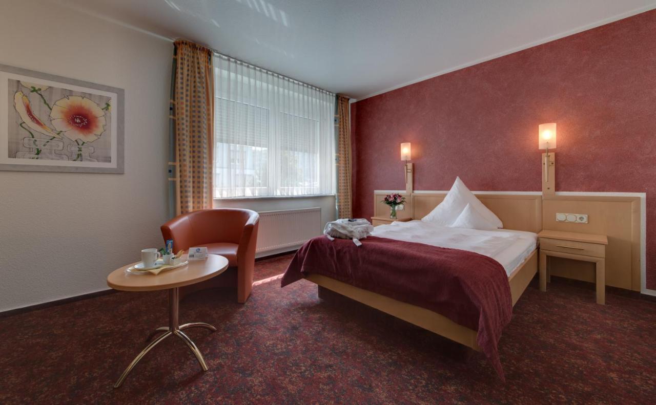 Hotel Merkur ลันท์ชตูห์ล ภายนอก รูปภาพ